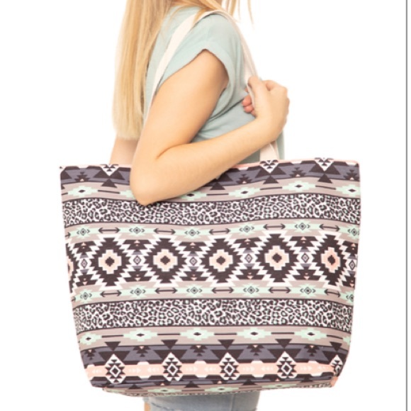 Jumbo Boho Aztec Print Beach Tote - Picture 11 of 11